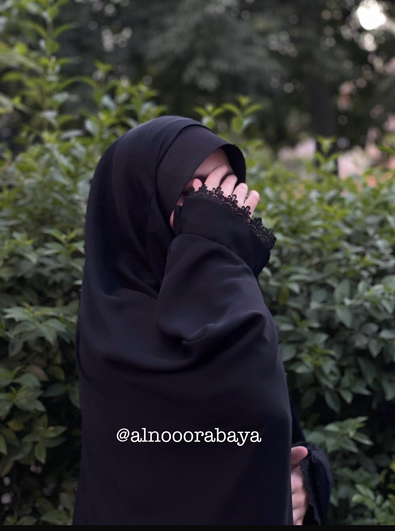 Layered Lace Elegance Iranian Styled Abaya