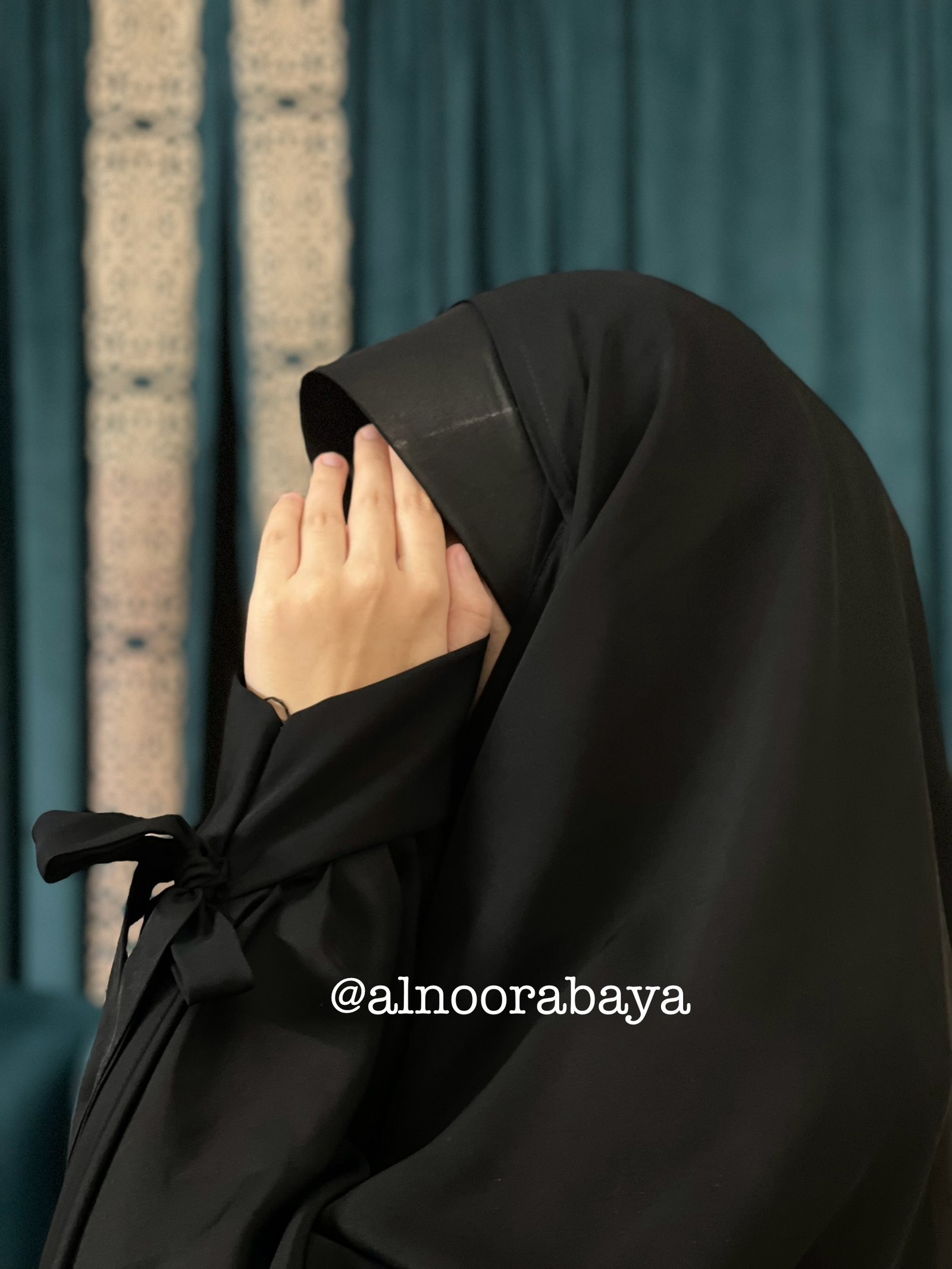Noor Bow Iranian Styled Abaya